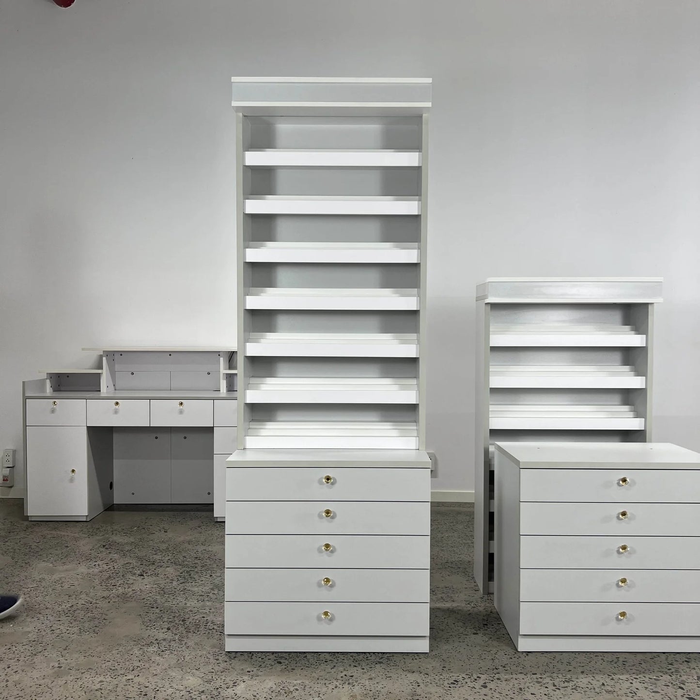 Polish Center Cabinet 32/64/96"